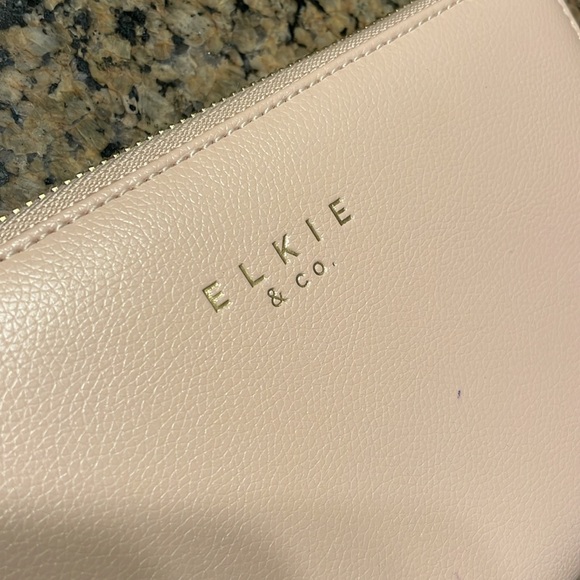 Elkie & Co. Wallet - Picture 3 of 16